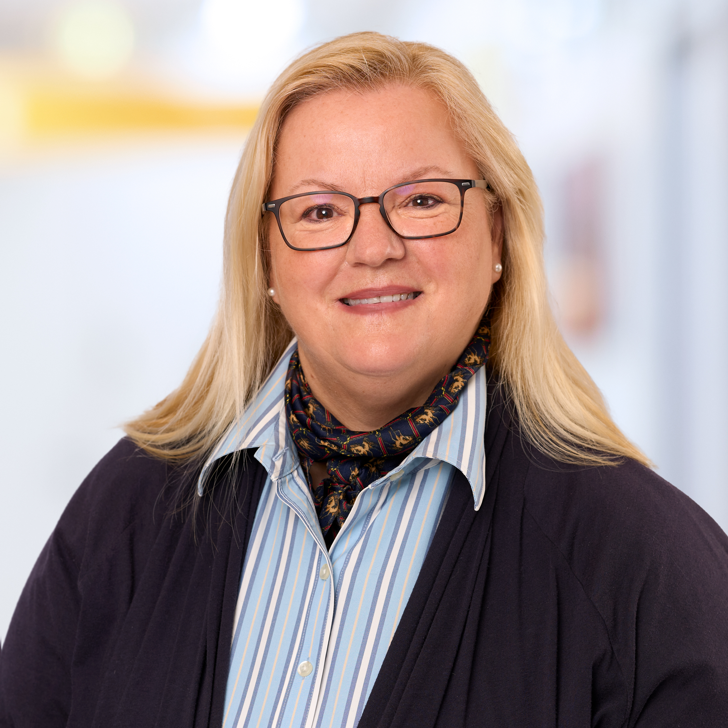 Sabine J. Kurre